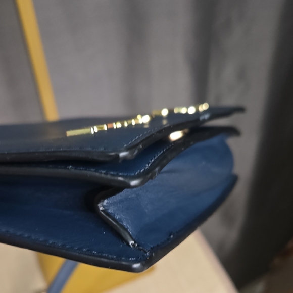 Marc Jacobs Blue Crossbody Bag with Gold Chain - Picture 6 of 16